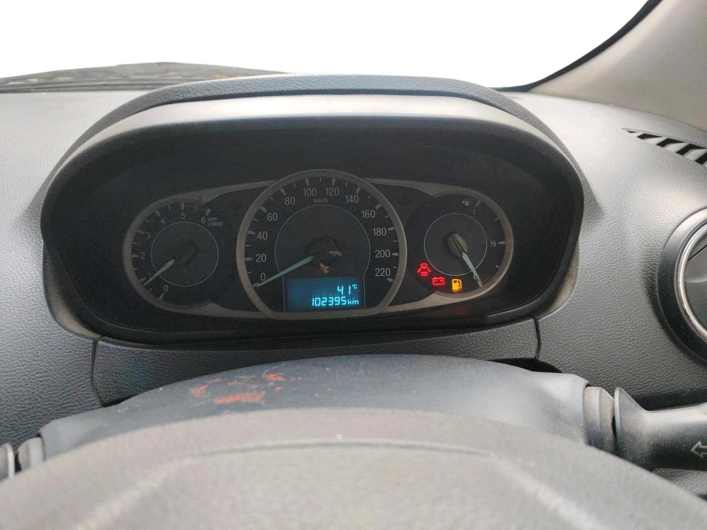 2015 Ford New Figo TREND 1.5L DIESEL, Diesel, Manual, 1,02,395 km, interior