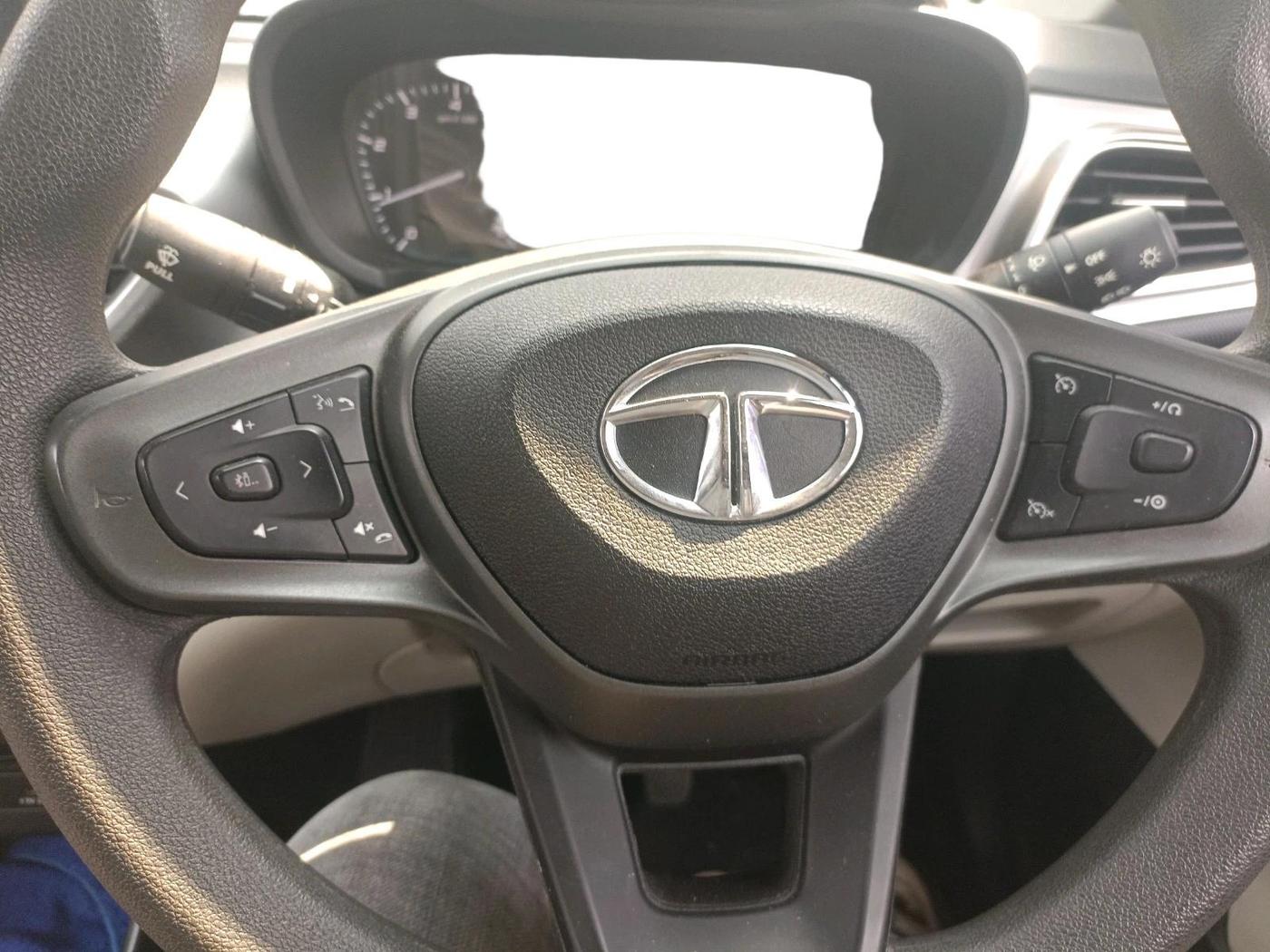2023 Tata ALTROZ XT PETROL, Petrol, Manual, 15,200 km, interior