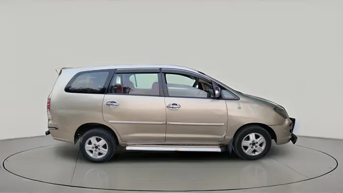 2008 Toyota Innova V 2.5 8 STR, Diesel, Manual, 2,81,476 km, exterior