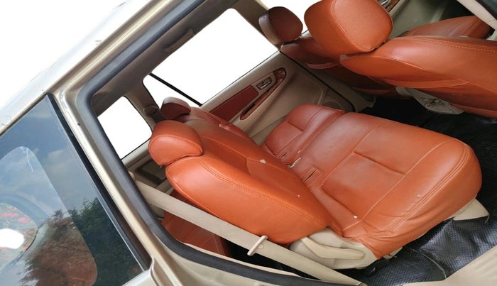 2008 Toyota Innova V 2.5 8 STR, Diesel, Manual, 2,81,476 km, interior