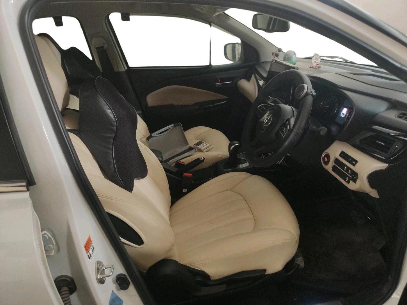 2024 Toyota Glanza V AMT, Petrol, Automatic, 5,495 km, interior