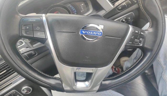 2015 Volvo XC 60 D4 R- DESIGN, Diesel, Automatic, 1,05,695 km, interior