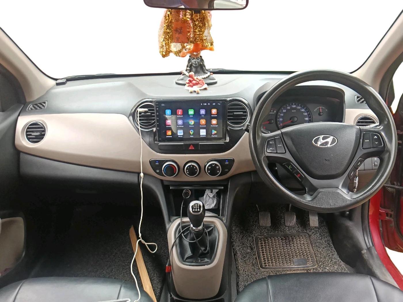 2015 Hyundai Xcent S 1.2, Petrol, Manual, 1,17,599 km, interior