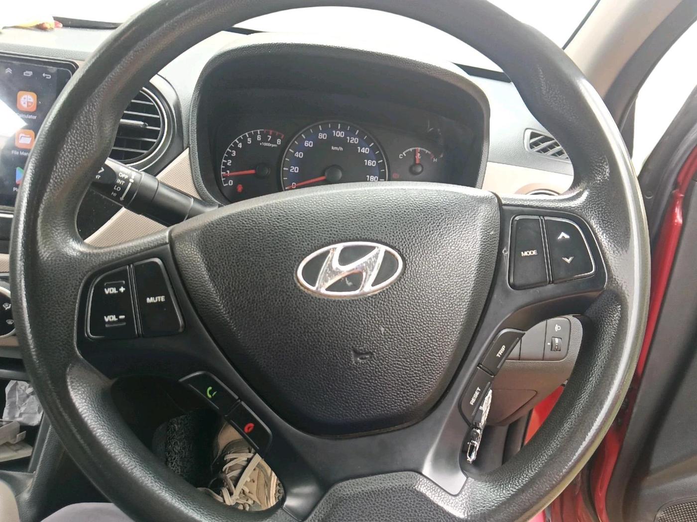 2015 Hyundai Xcent S 1.2, Petrol, Manual, 1,17,599 km, interior