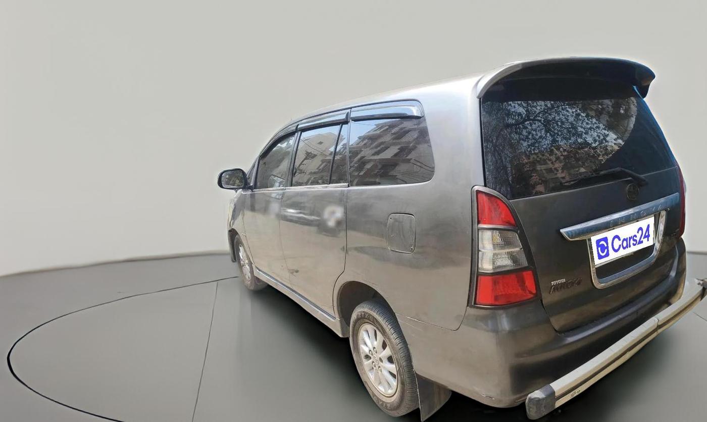 2012 Toyota Innova 2.5 VX 7 STR, Diesel, Manual, 1,53,870 km, exterior