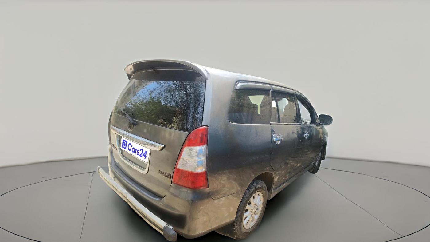2012 Toyota Innova 2.5 VX 7 STR, Diesel, Manual, 1,53,870 km, exterior