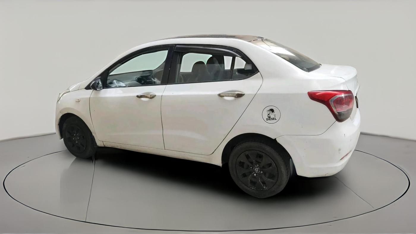 2016 Hyundai Xcent BASE 1.1, Diesel, Manual, 1,95,978 km, exterior