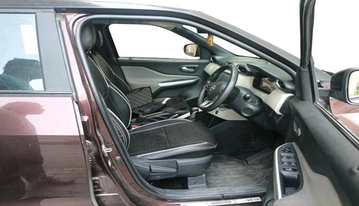 2022 Nissan MAGNITE XV PREMIUM TURBO CVT, Petrol, Automatic, 56,835 km, interior