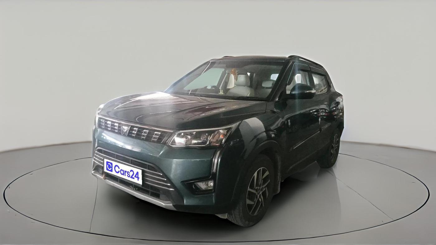 2023 Mahindra XUV300 W8 (O) 1.2 PETROL AMT, Petrol, Automatic, 65,163 km, exterior