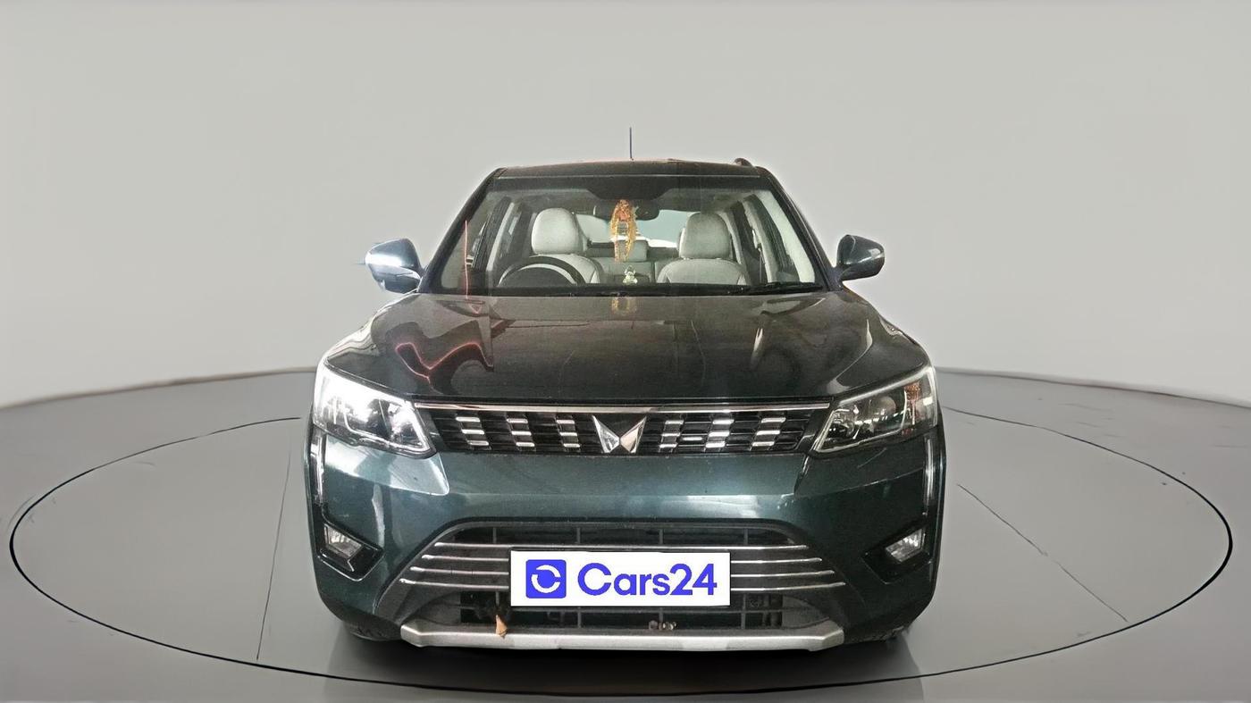 2023 Mahindra XUV300 W8 (O) 1.2 PETROL AMT, Petrol, Automatic, 65,163 km, exterior