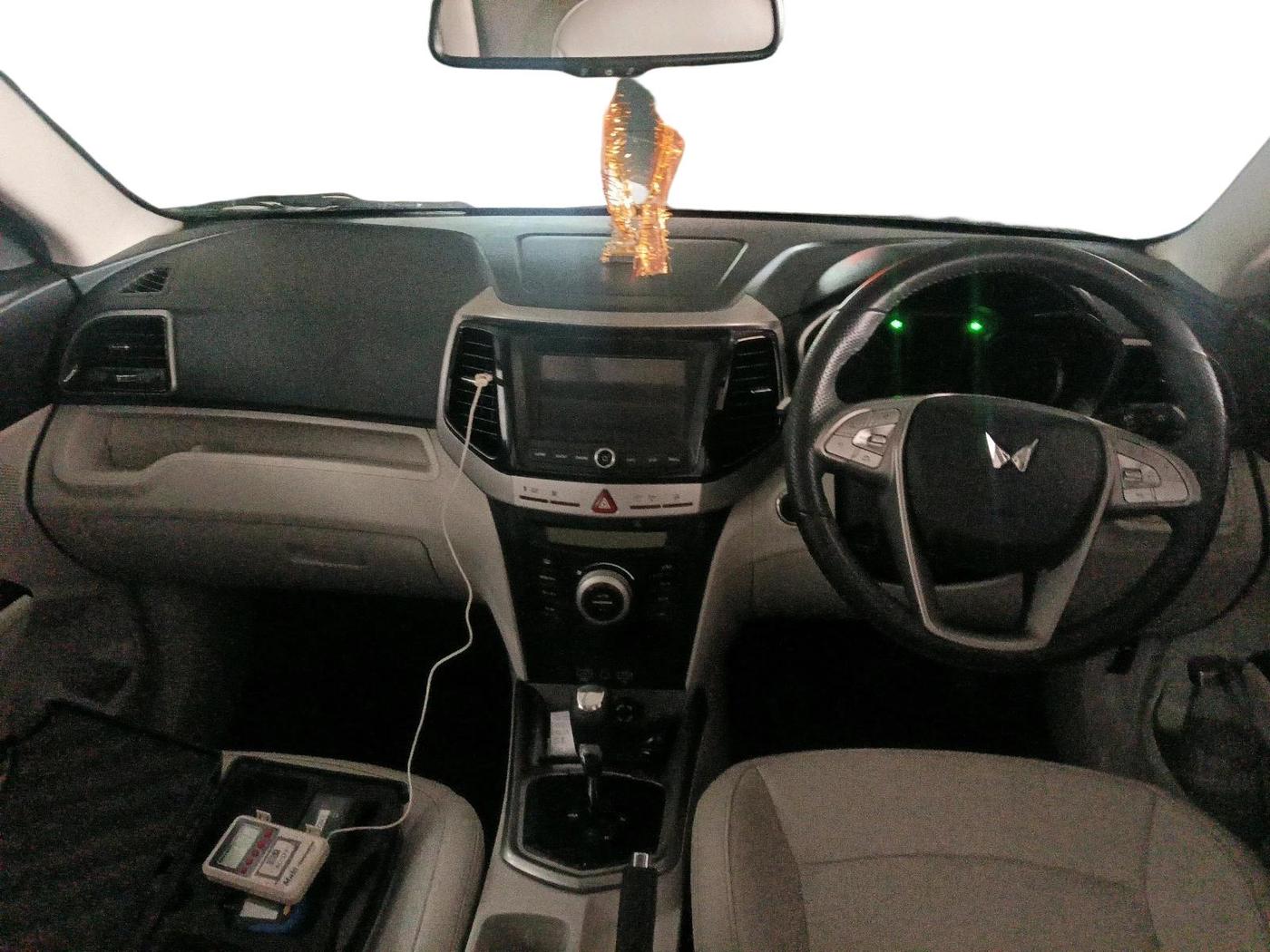 2023 Mahindra XUV300 W8 (O) 1.2 PETROL AMT, Petrol, Automatic, 65,163 km, interior