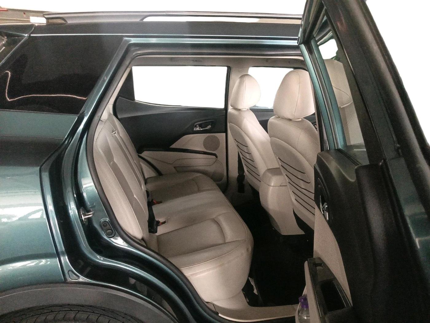 2023 Mahindra XUV300 W8 (O) 1.2 PETROL AMT, Petrol, Automatic, 65,163 km, interior