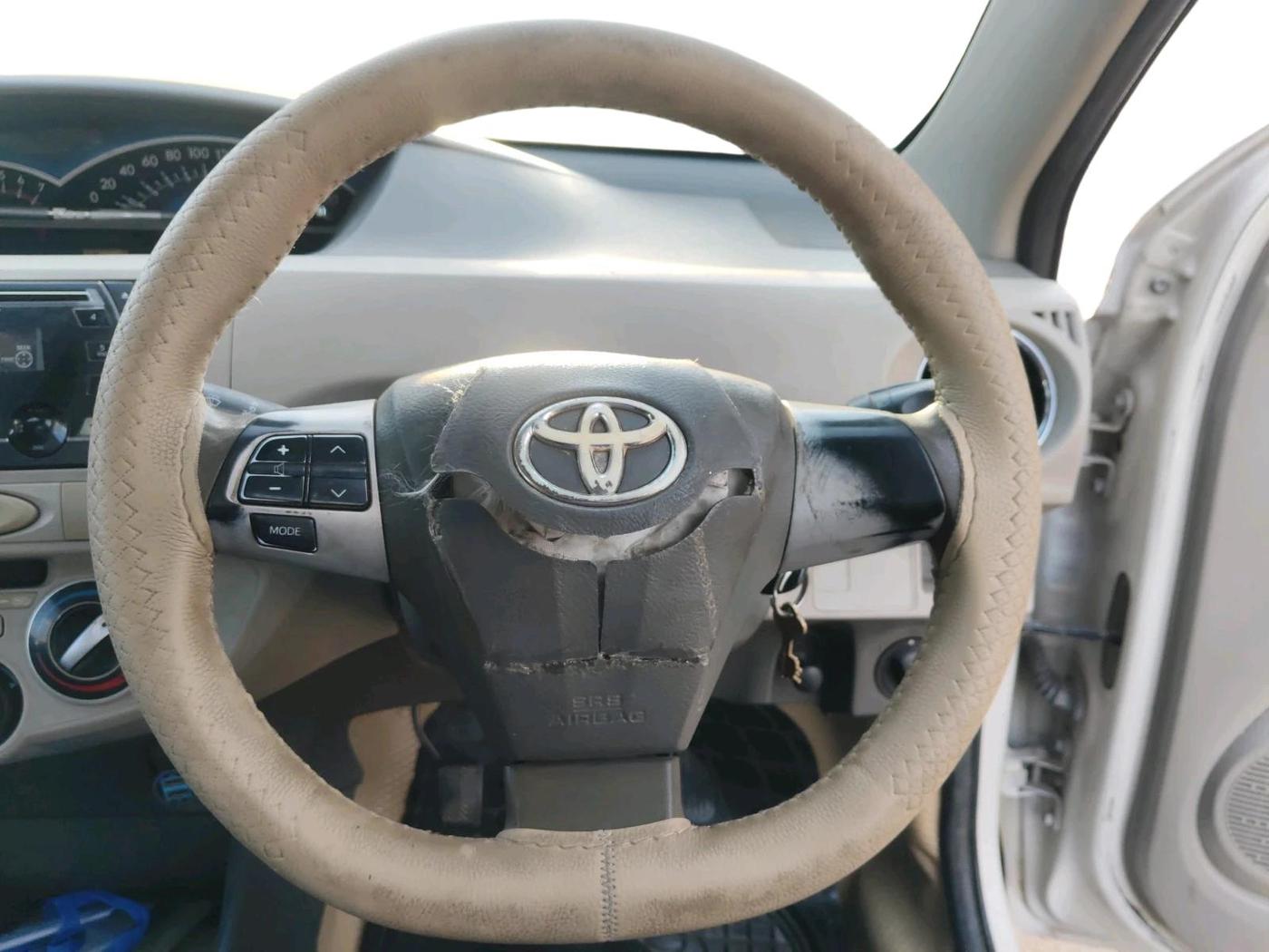2013 Toyota Etios GD SP, Diesel, Manual, 1,77,744 km, interior