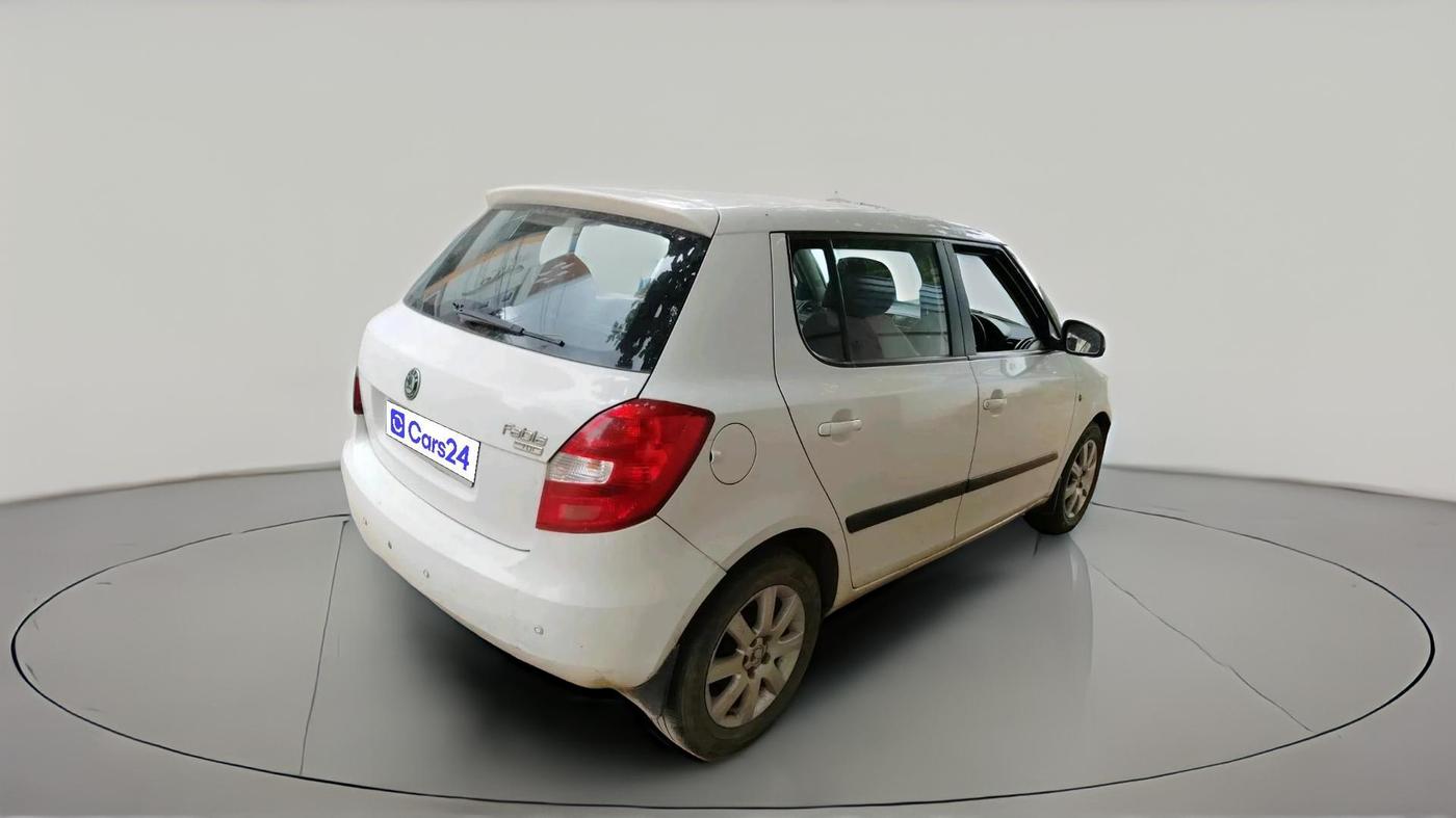 2013 Skoda Fabia ELEGANCE 1.2 TDI, Diesel, Manual, 1,55,798 km, exterior