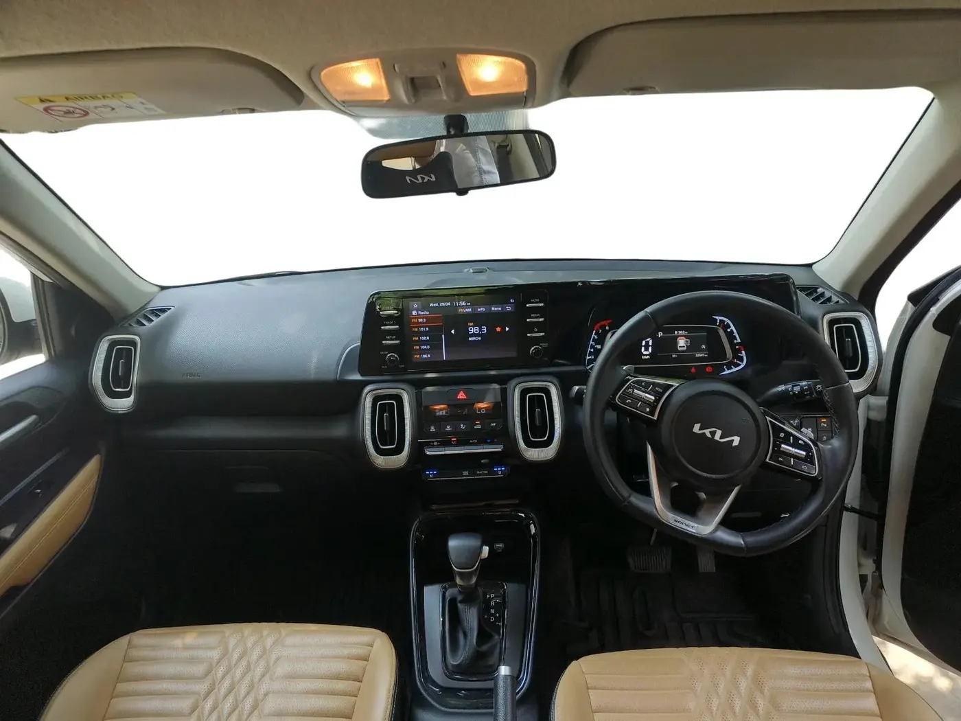 2024 KIA SONET 	 HTX 1.0 TURBO DCT, Petrol, Automatic, 22,945 km, interior