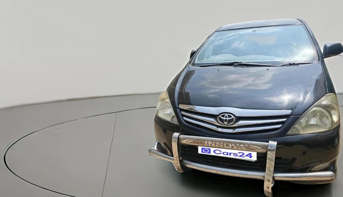 2006 Toyota Innova V 2.5 8 STR, Diesel, Manual, 1,77,879 km, exterior