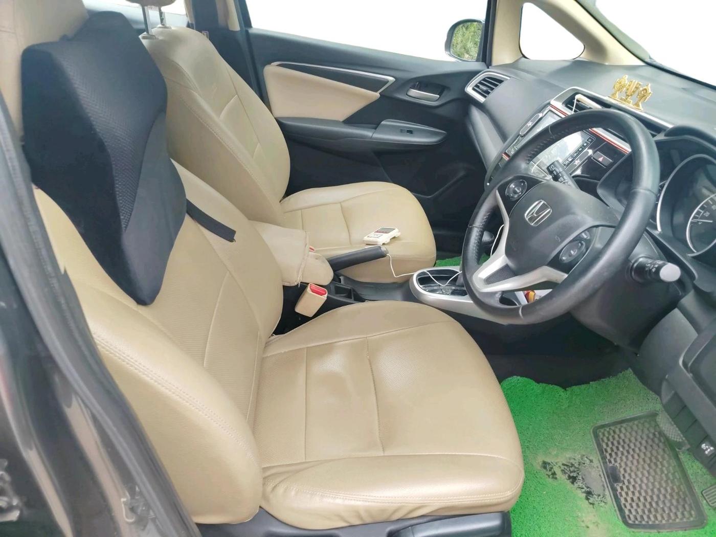 2019 Honda Jazz 1.2L I-VTEC VX CVT, Petrol, Automatic, 1,01,298 km, interior