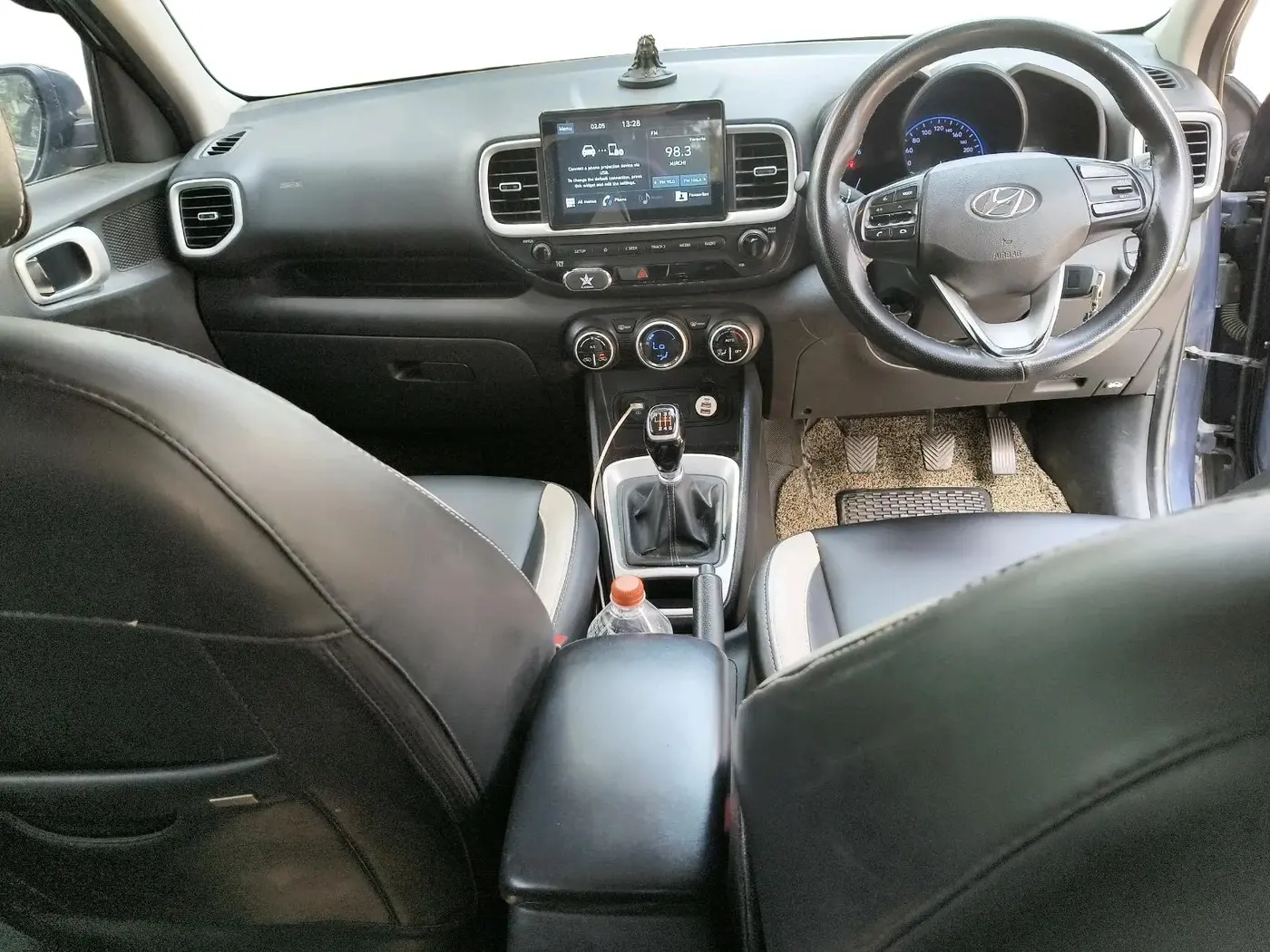 2020 Hyundai VENUE SX 1.5 CRDI, Diesel, Manual, 1,04,197 km, interior