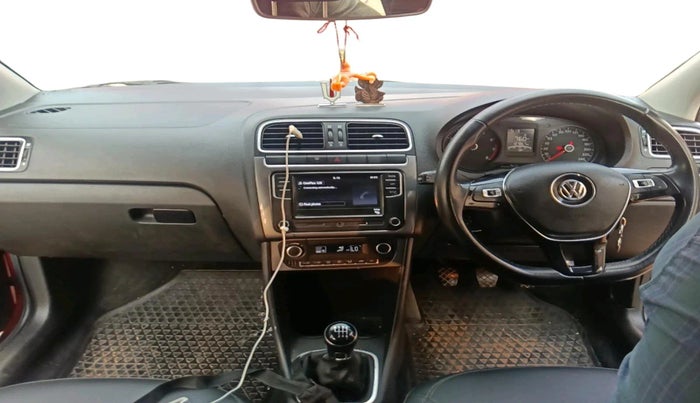 2020 Volkswagen Polo HIGHLINE PLUS 1.0, Petrol, Manual, 1,37,867 km, interior