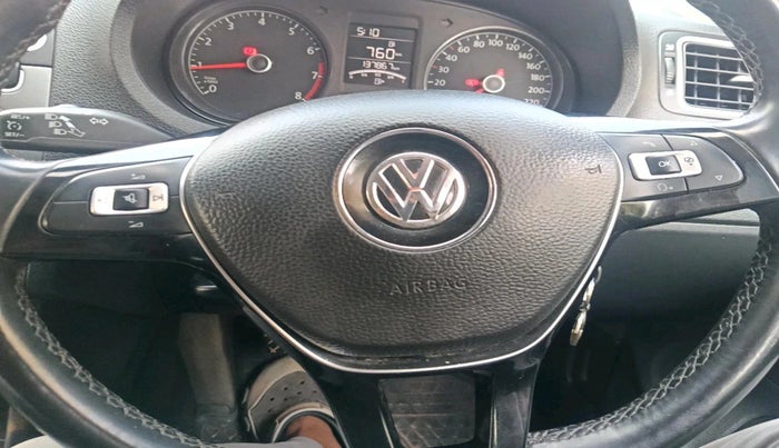 2020 Volkswagen Polo HIGHLINE PLUS 1.0, Petrol, Manual, 1,37,867 km, interior