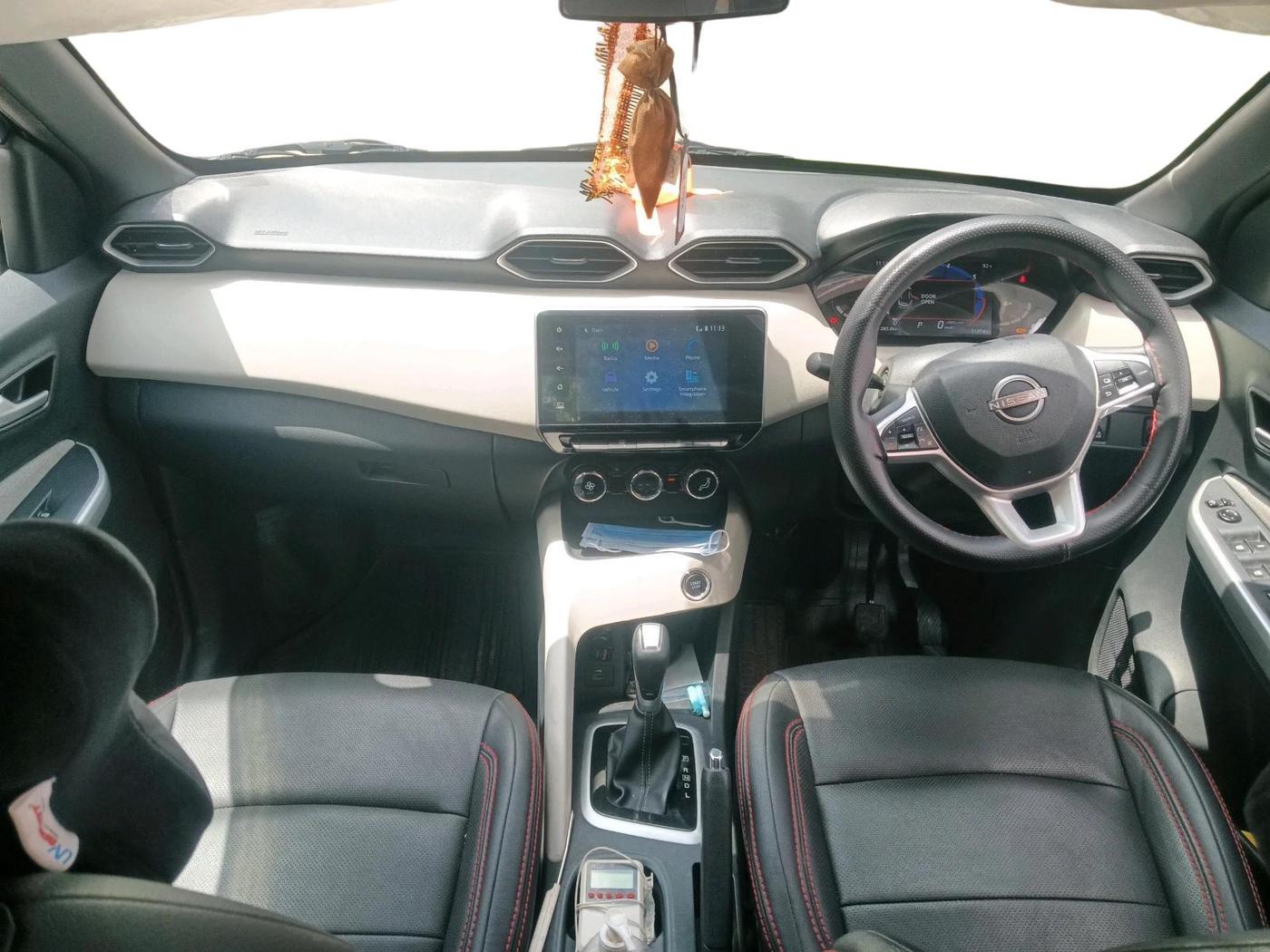 2023 Nissan MAGNITE XV TURBO CVT, Petrol, Automatic, 31,074 km, interior