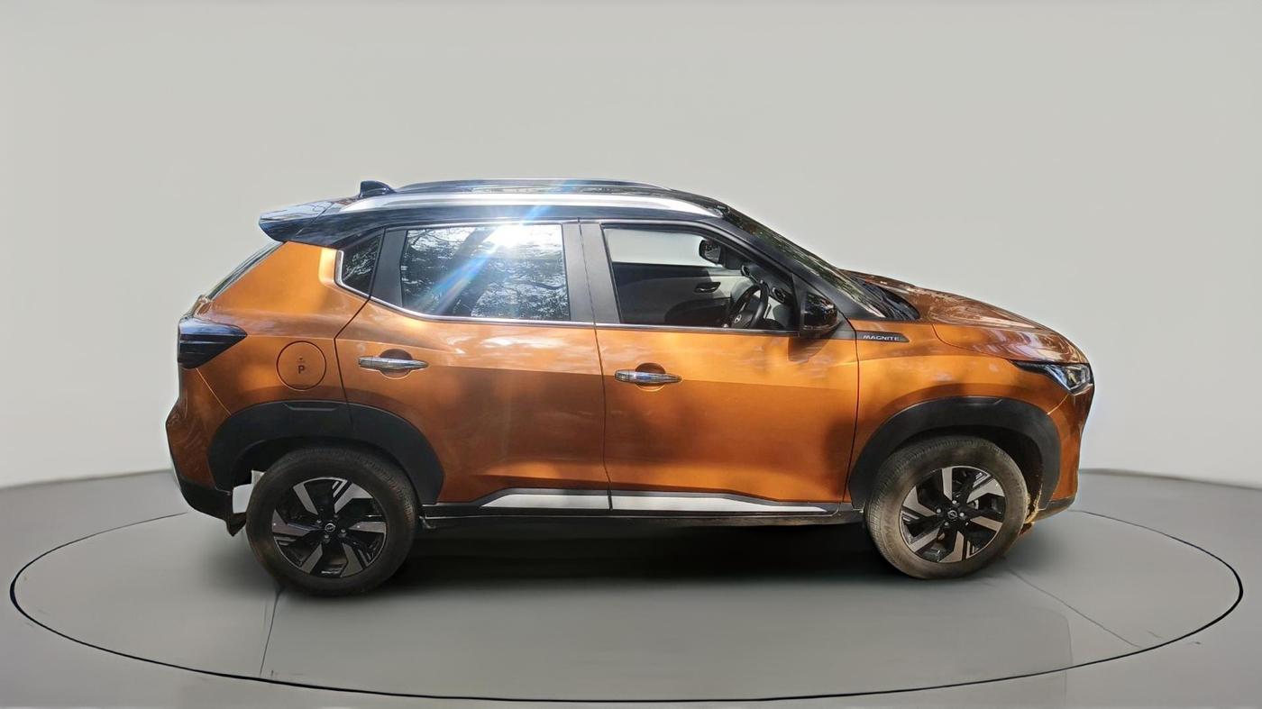 2025 Nissan MAGNITE Tekna B4D 1.0 Petrol AMT, Petrol, Automatic, 1,402 km, exterior