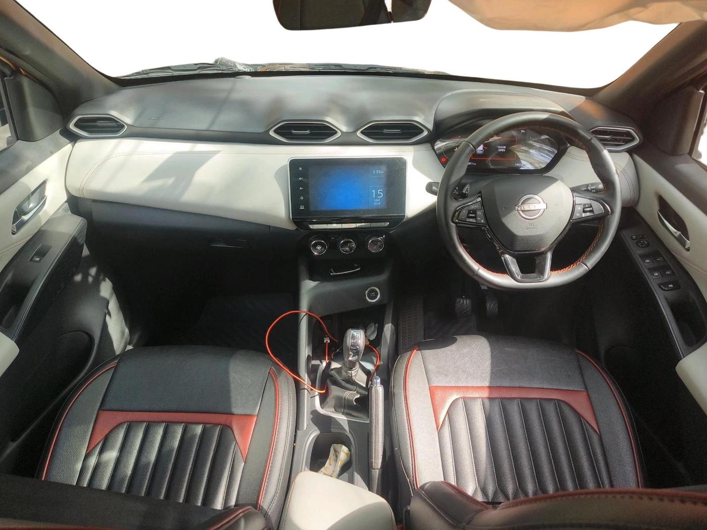 2025 Nissan MAGNITE Tekna B4D 1.0 Petrol AMT, Petrol, Automatic, 1,402 km, interior