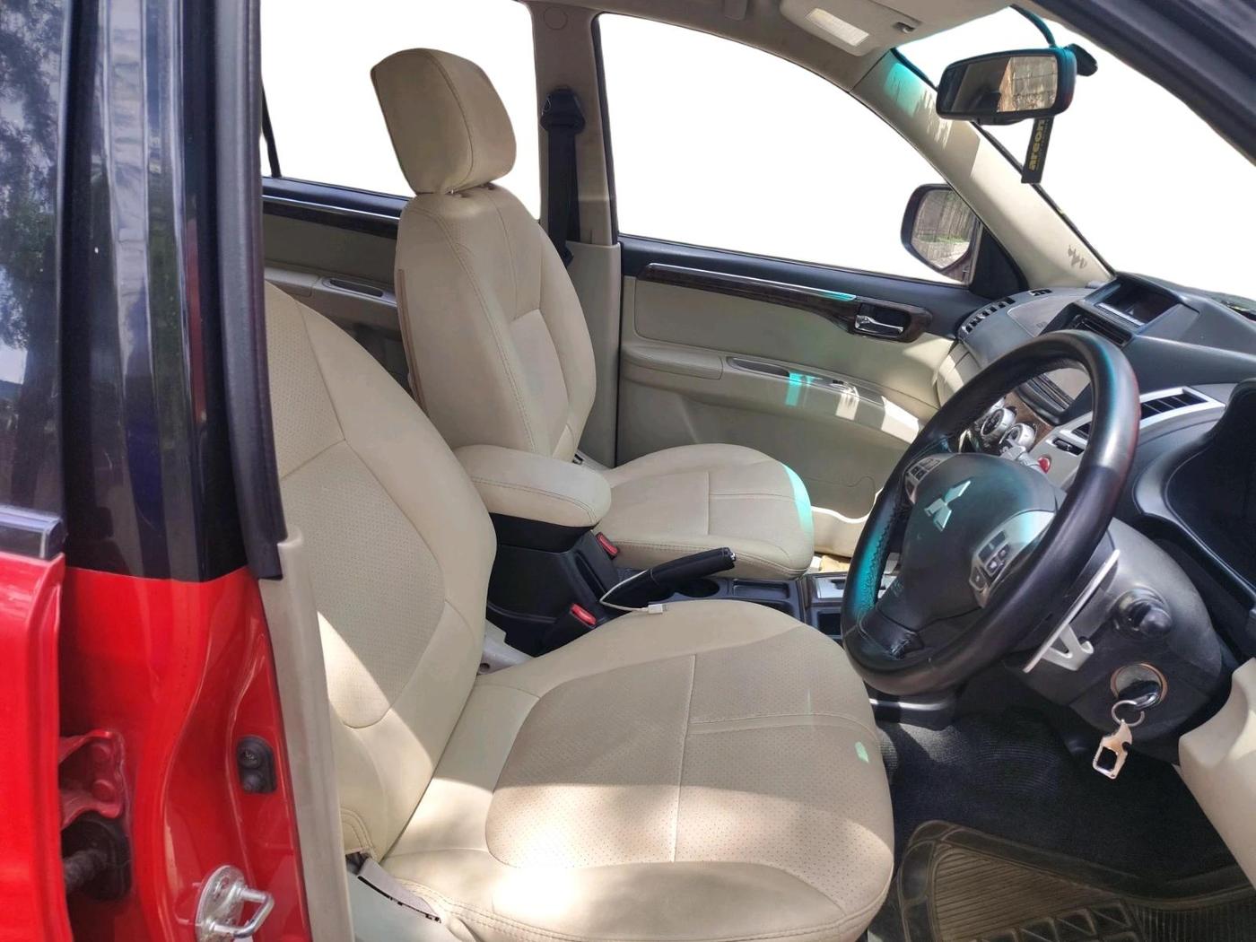 2018 Mitsubishi Pajero Sport 2.5 AT 4X2, Diesel, Automatic, 1,86,422 km, interior