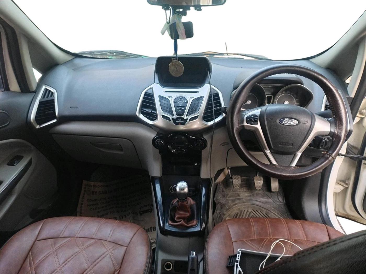 2017 Ford Ecosport TITANIUM 1.5L DIESEL, Diesel, Manual, 1,22,931 km, interior