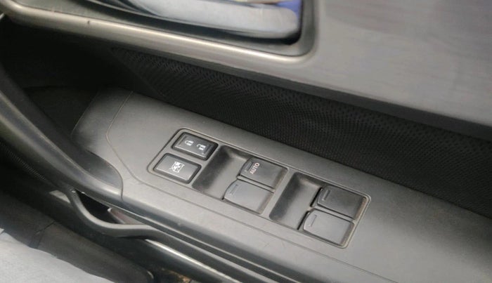 2016 Maruti Vitara Brezza ZDI PLUS DUAL TONE, Diesel, Manual, 77,126 km, interior