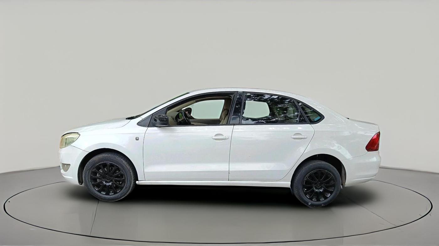 2014 Skoda Rapid 1.5 TDI CR ELEGANCE AT, Diesel, Automatic, 77,698 km, exterior