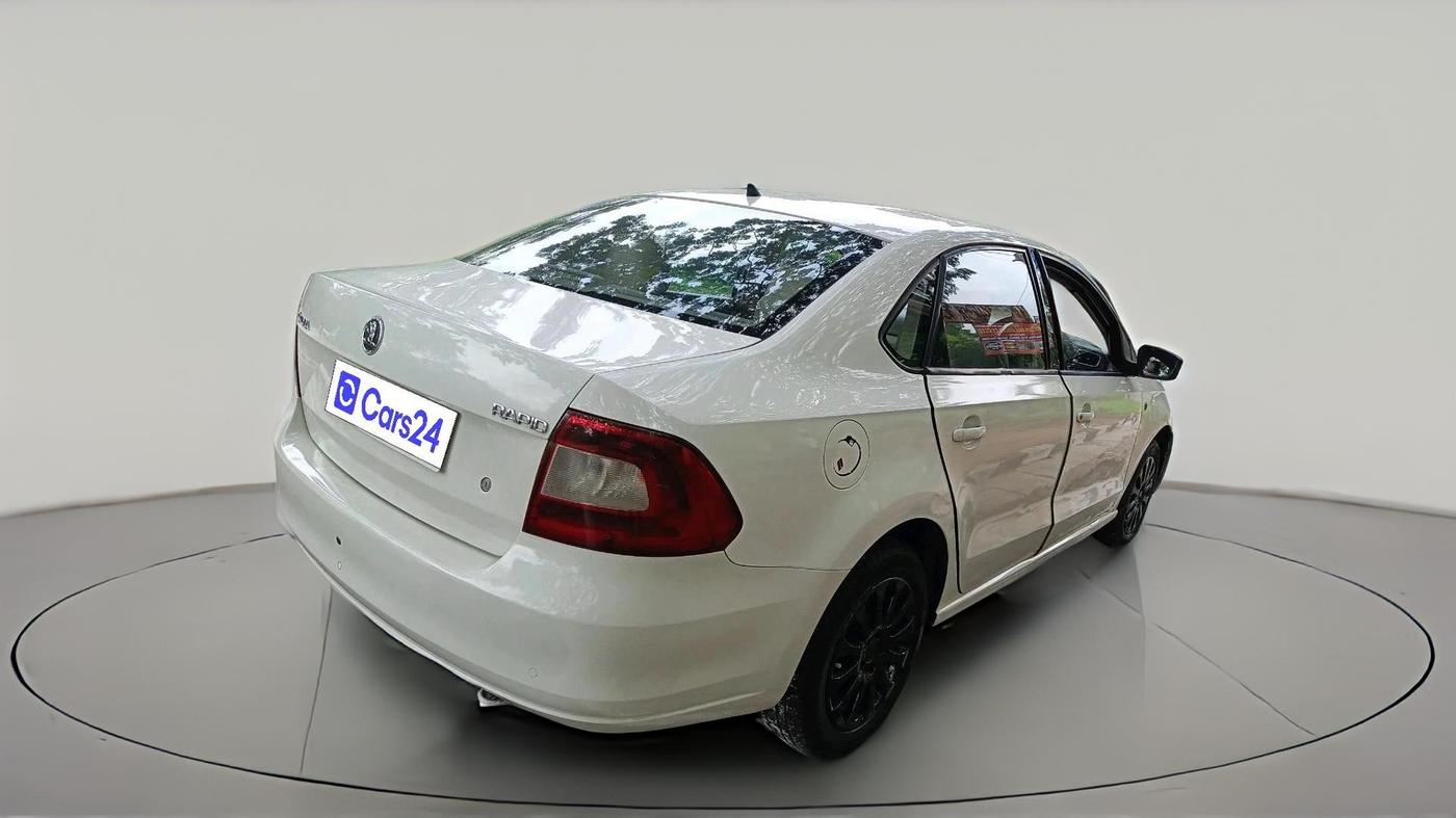 2014 Skoda Rapid 1.5 TDI CR ELEGANCE AT, Diesel, Automatic, 77,698 km, exterior