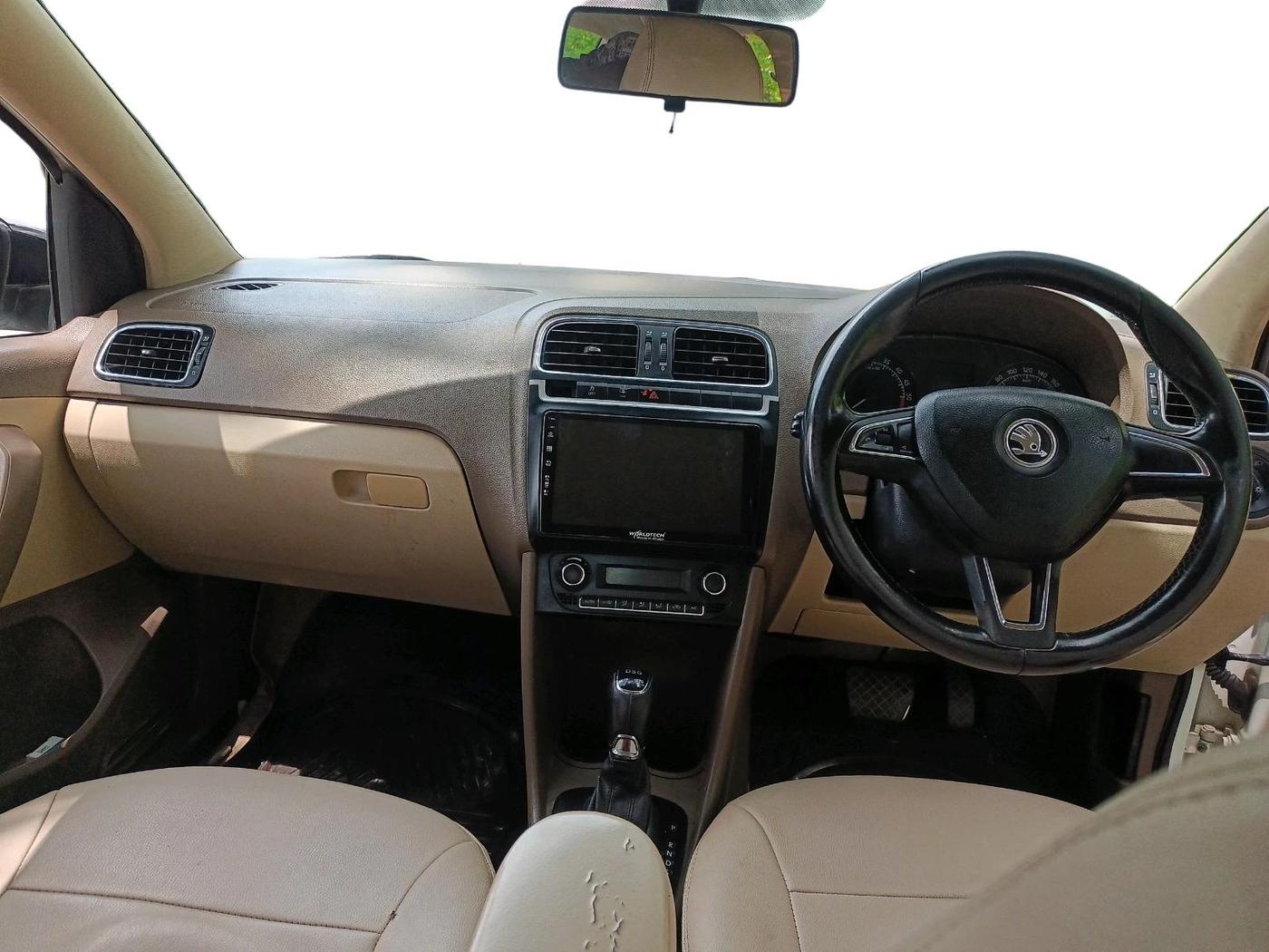 2014 Skoda Rapid 1.5 TDI CR ELEGANCE AT, Diesel, Automatic, 77,698 km, interior