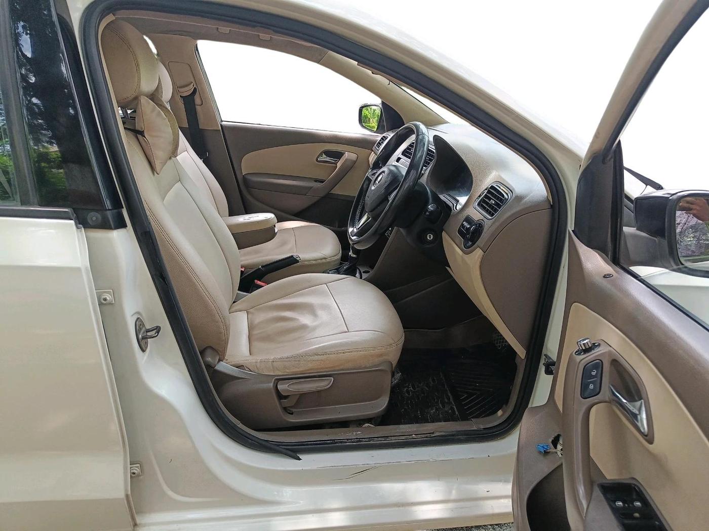 2014 Skoda Rapid 1.5 TDI CR ELEGANCE AT, Diesel, Automatic, 77,698 km, interior