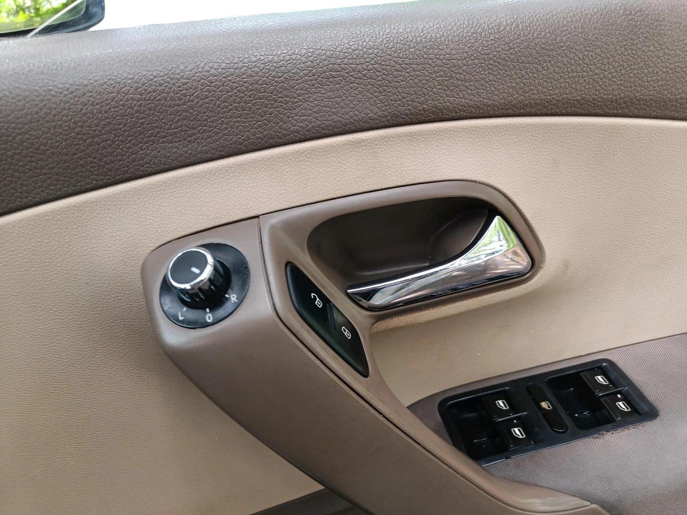 2014 Skoda Rapid 1.5 TDI CR ELEGANCE AT, Diesel, Automatic, 77,698 km, interior