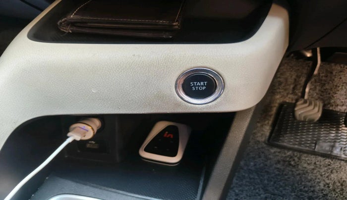 2021 Nissan MAGNITE XV MT, Petrol, Manual, 33,461 km, interior