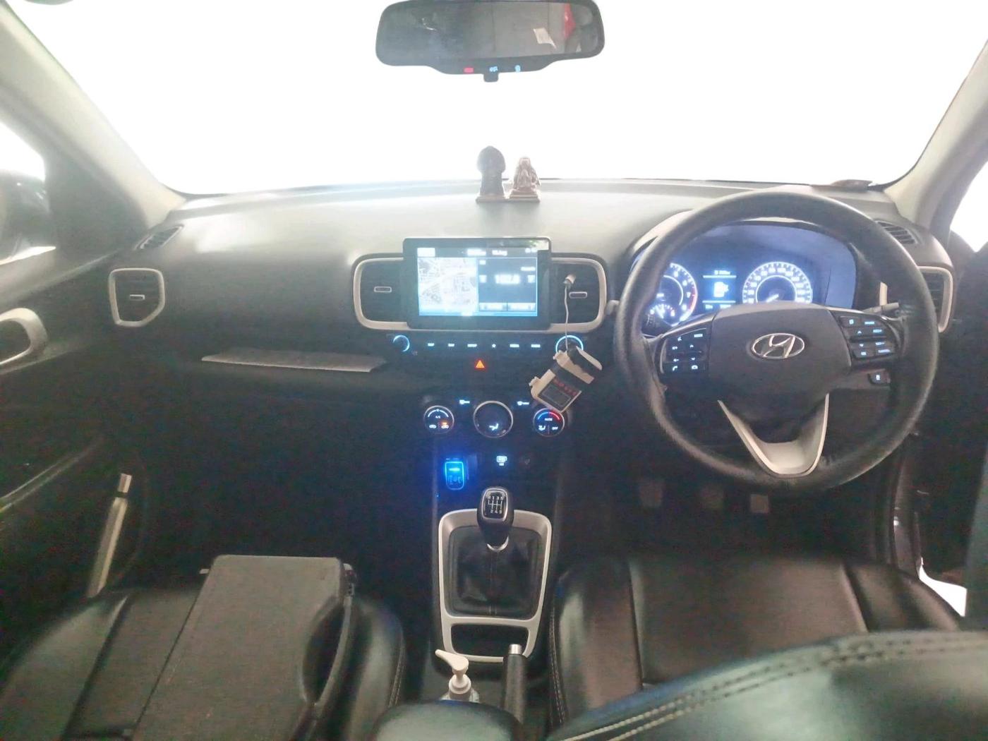2020 Hyundai VENUE SX 1.0 (O) TURBO, Petrol, Manual, 79,202 km, interior