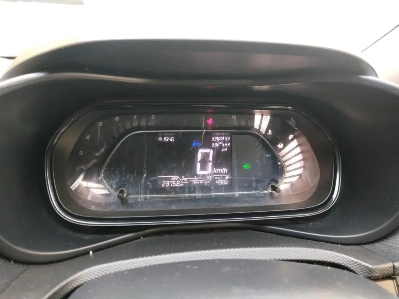 2022 Tata NEXON XZ PLUS (PREMIUM) KAZIRANGA PETROL, Petrol, Manual, 23,758 km, interior