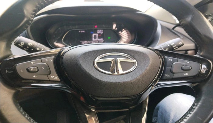 2022 Tata NEXON XZ PLUS (PREMIUM) KAZIRANGA PETROL, Petrol, Manual, 23,758 km, interior