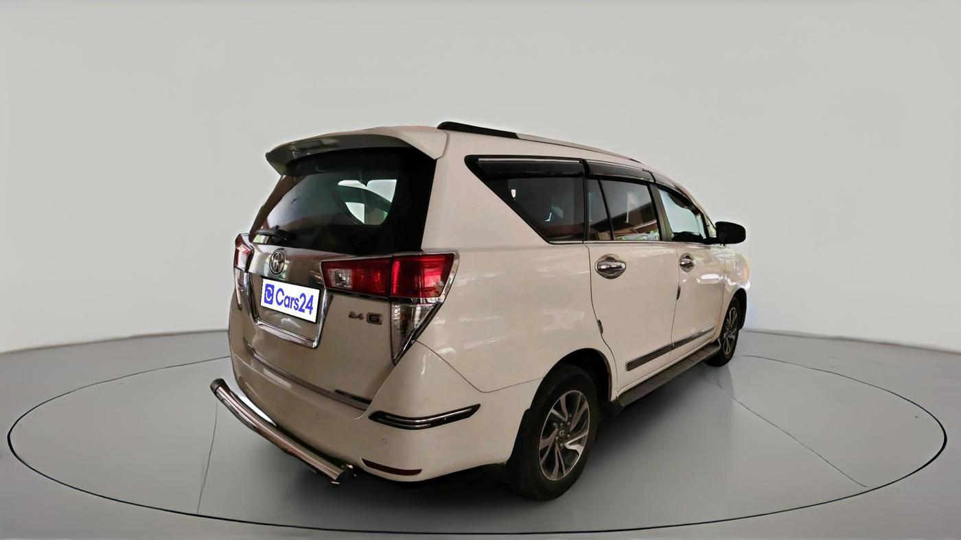 2022 Toyota Innova Crysta 2.4 GX 7 STR, Diesel, Manual, 24,653 km, exterior
