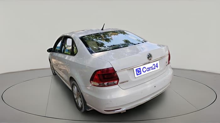 2015 Volkswagen Vento HIGHLINE PETROL AT, Petrol, Automatic, 97,176 km, exterior