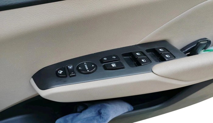 2021 Hyundai Verna SX (O)1.5 VTVT, Petrol, Manual, 39,407 km, interior