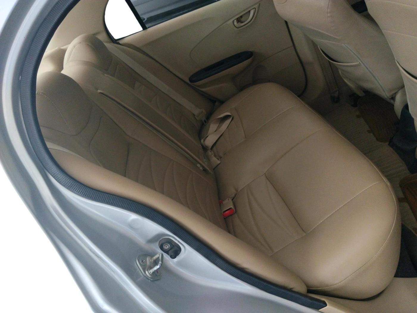 2014 Honda Amaze 1.2L I-VTEC S, Petrol, Manual, 1,10,776 km, interior