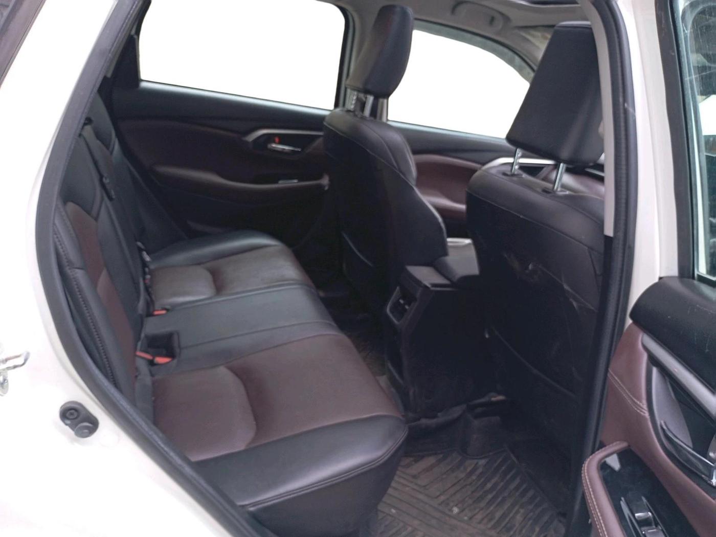 2022 Maruti Grand Vitara ALPHA SMART HYBRID, Petrol, Manual, 23,095 km, interior