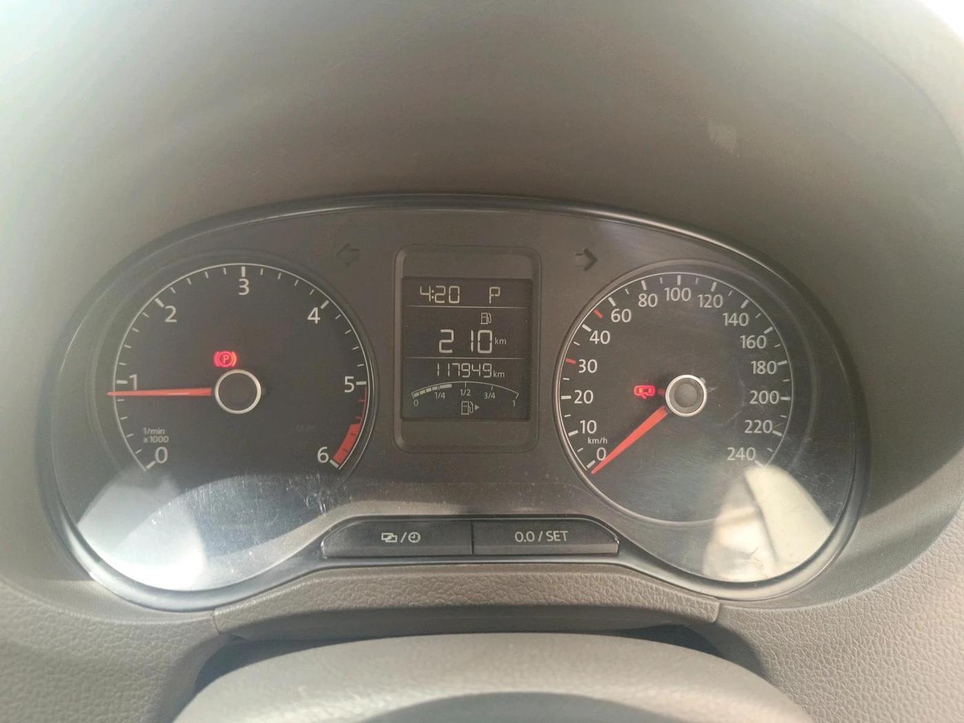 2015 Volkswagen Vento HIGHLINE PLUS 1.5 AT 16 ALLOY, Diesel, Automatic, 1,17,949 km, interior