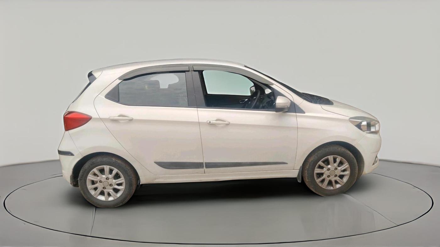 2018 Tata Tiago XZA PETROL, Petrol, Automatic, 1,19,669 km, exterior