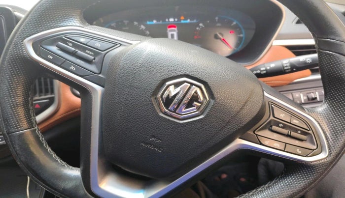 2022 MG HECTOR PLUS SHARP 2.0 DIESEL TURBO MT 6-STR, Diesel, Manual, 81,759 km, interior