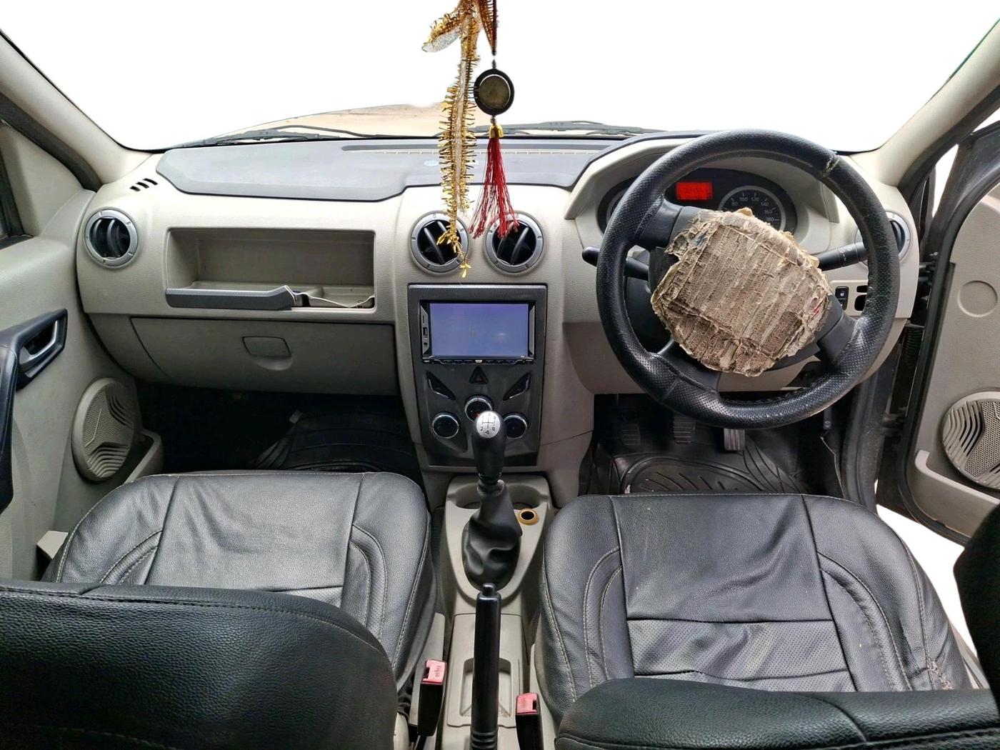 2012 Mahindra Verito 1.5 D6, Diesel, Manual, 2,03,053 km, interior