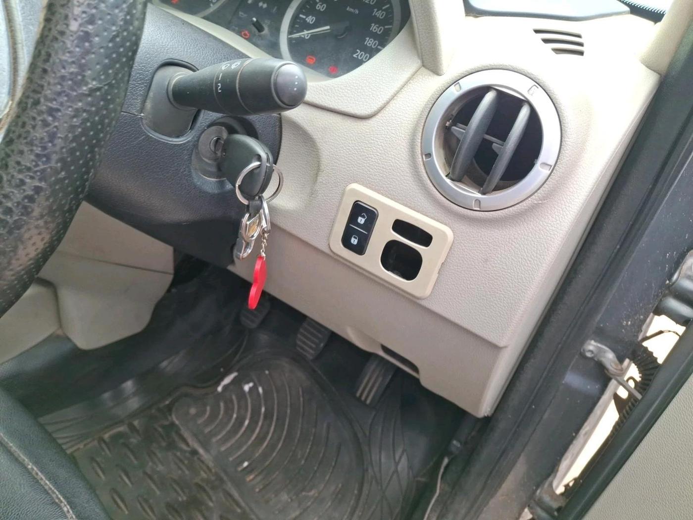 2012 Mahindra Verito 1.5 D6, Diesel, Manual, 2,03,053 km, interior
