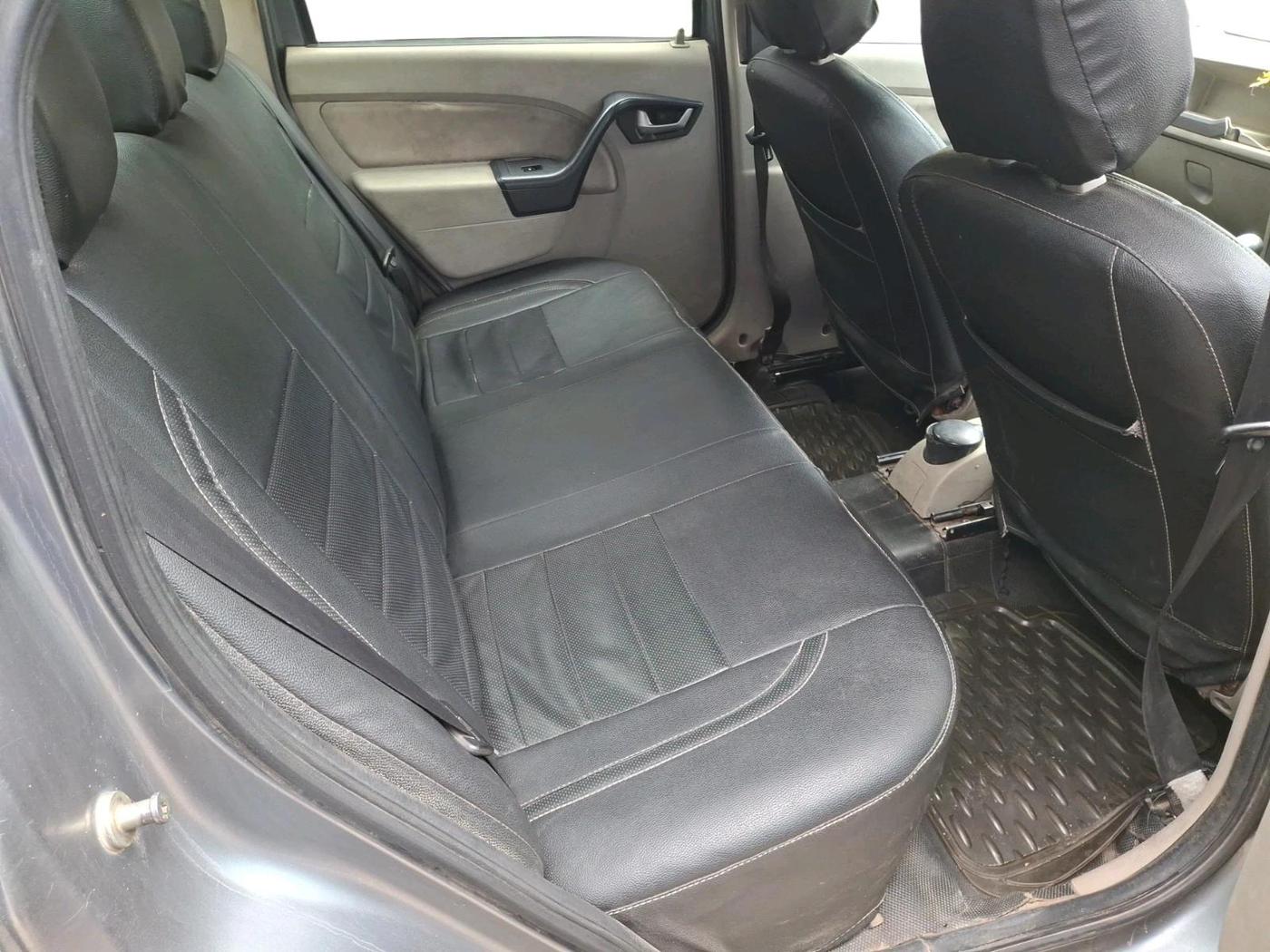 2012 Mahindra Verito 1.5 D6, Diesel, Manual, 2,03,053 km, interior